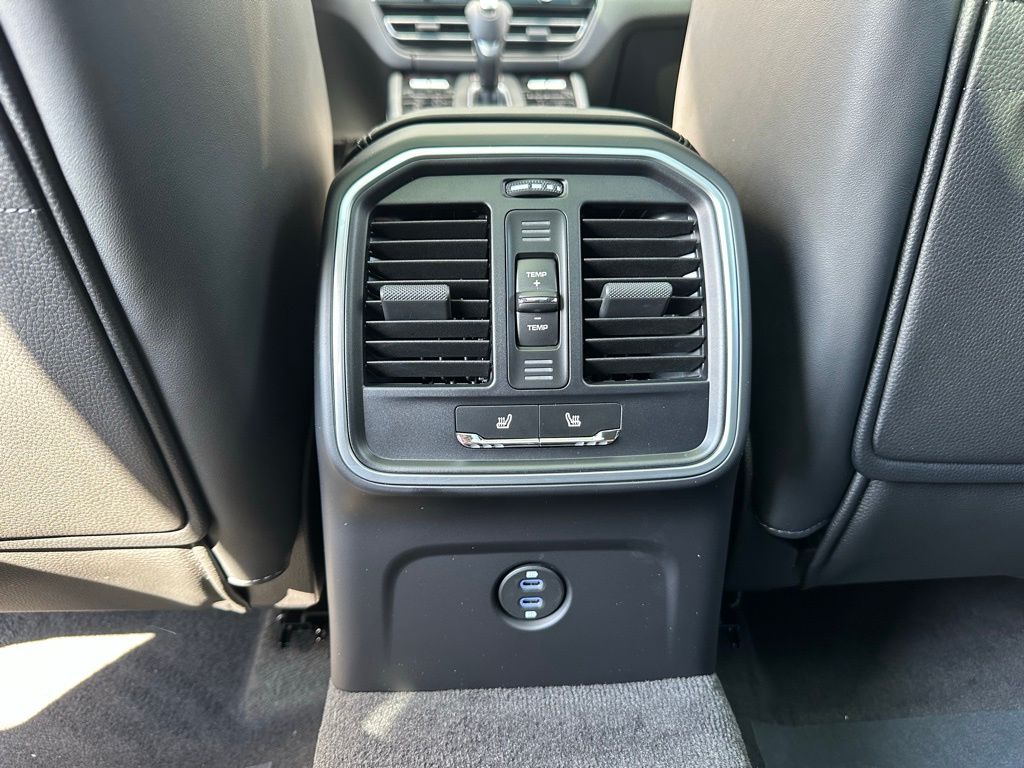 صورة مصغرة 37 لـ 2026 Porsche MACAN T