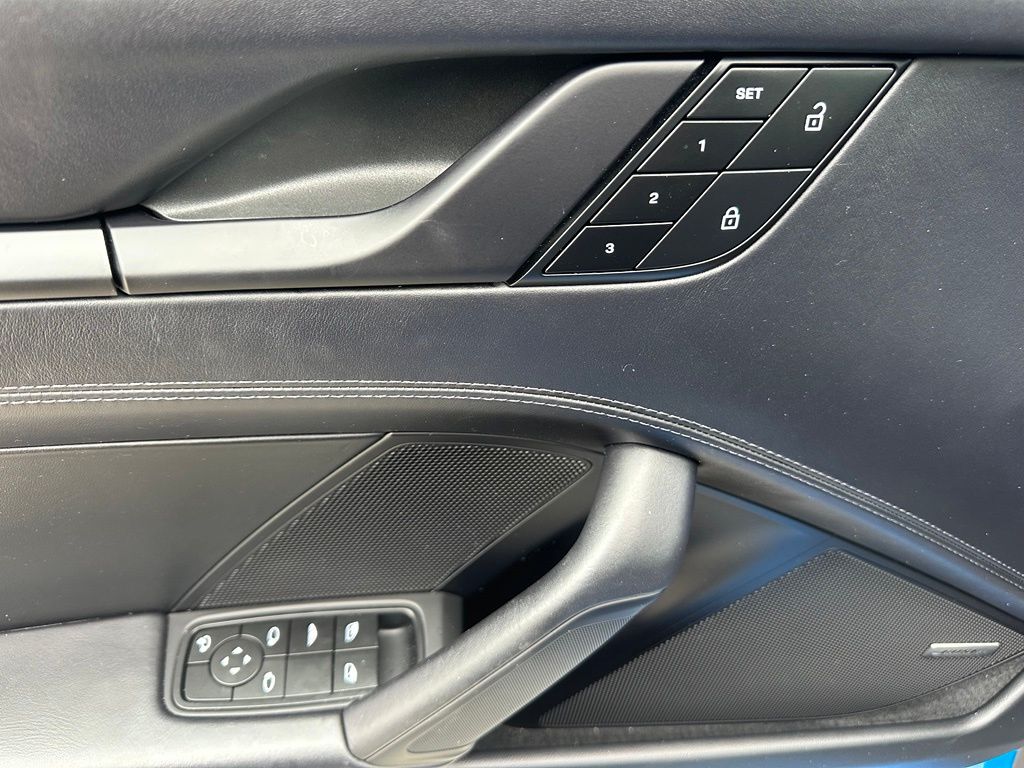 صورة مصغرة 21 لـ 2023 Porsche 911 CARRERA GTS