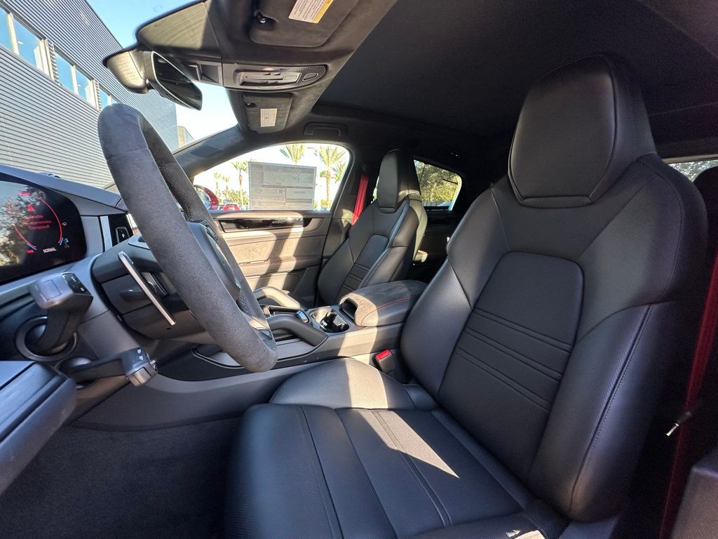 2026 Porsche CAYENNE GTS — фото 5
