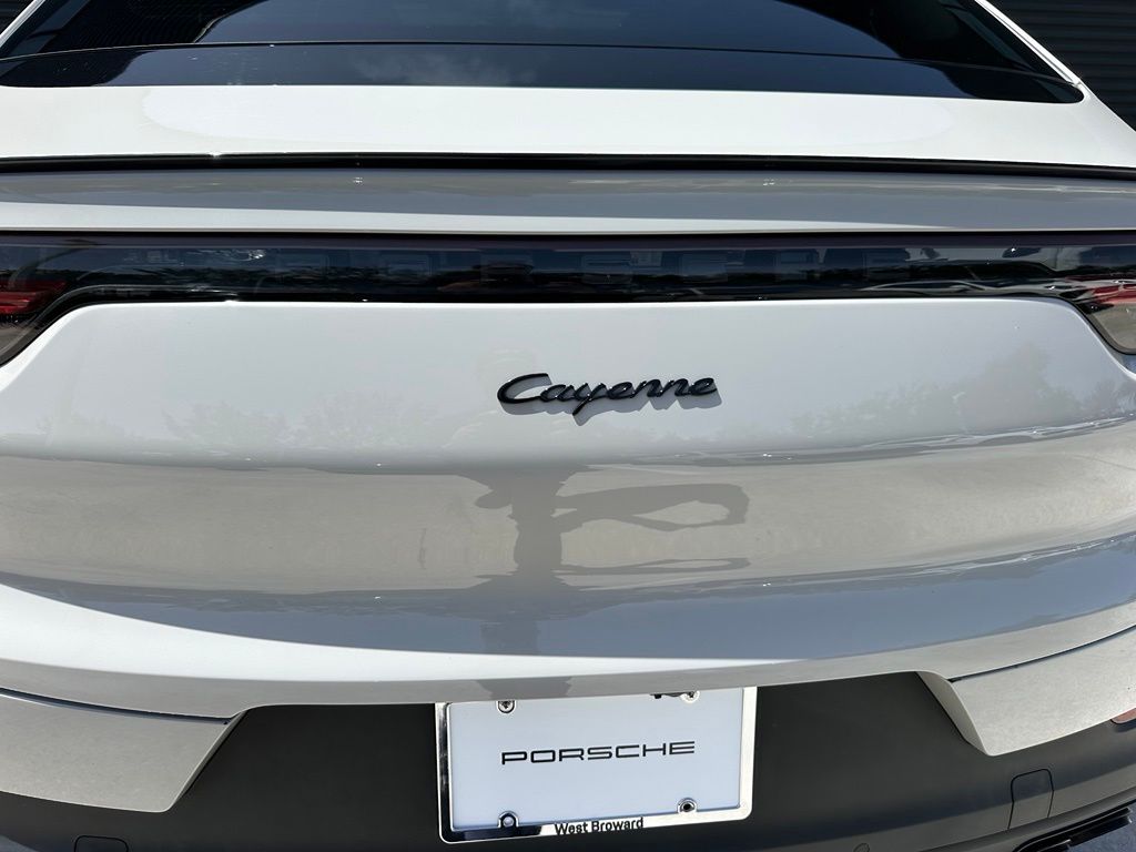 2023 Porsche CAYENNE PLATINUM EDITION — миниатюра 14