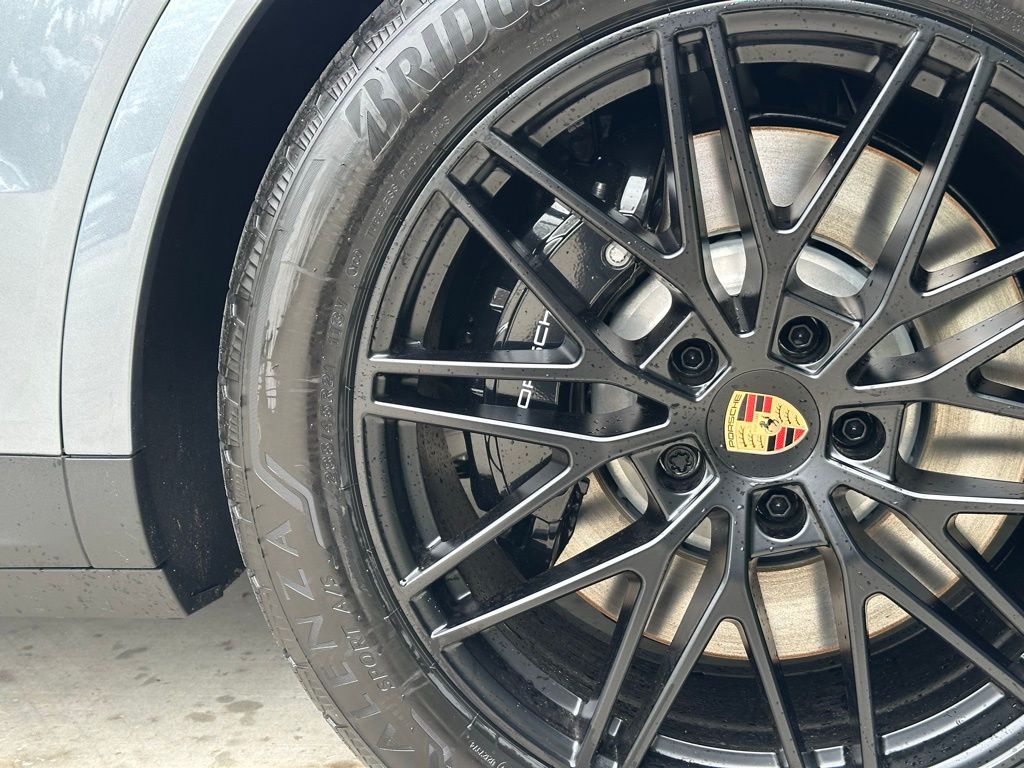 2026 Porsche CAYENNE S — миниатюра 16
