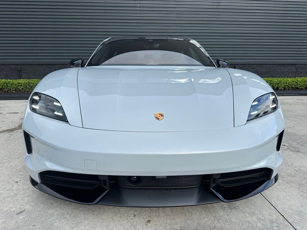 صورة 8 لـ 2026 Porsche TAYCAN 4S