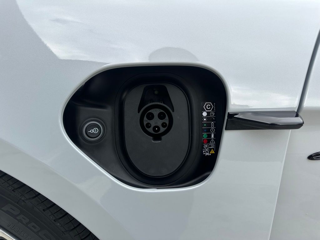 صورة مصغرة 46 لـ 2026 Porsche TAYCAN 4S