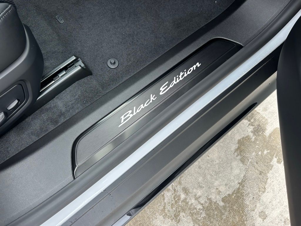 صورة مصغرة 24 لـ 2026 Porsche TAYCAN 4S