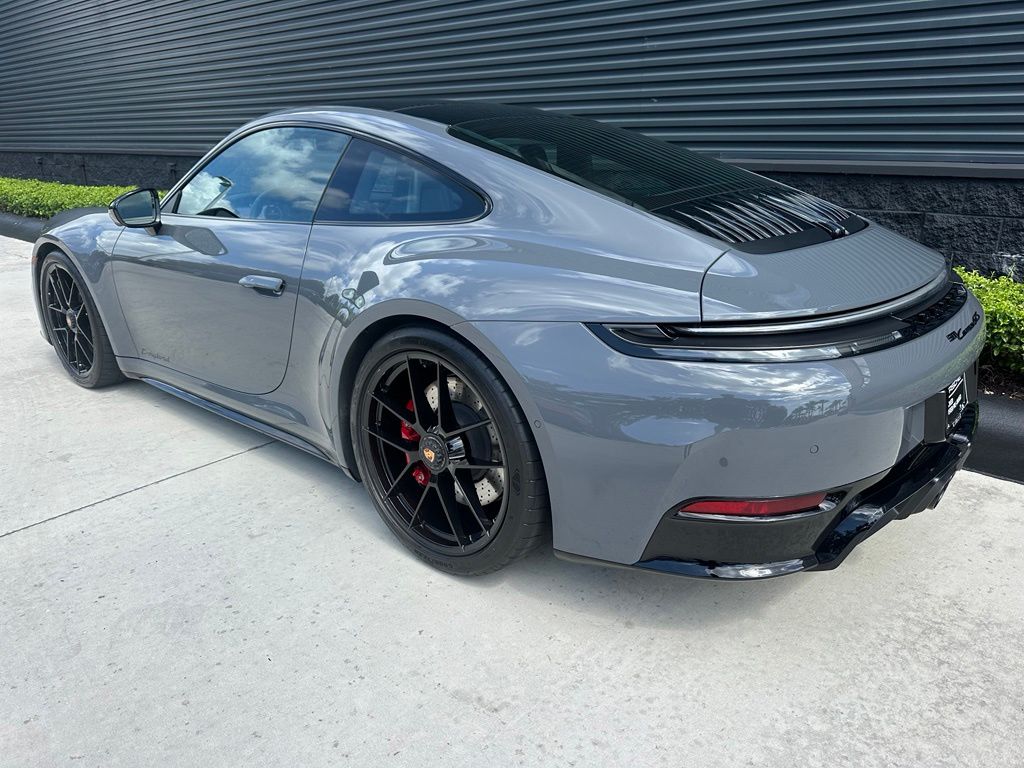 2025 Porsche 911 CARRERA GTS 照片 3