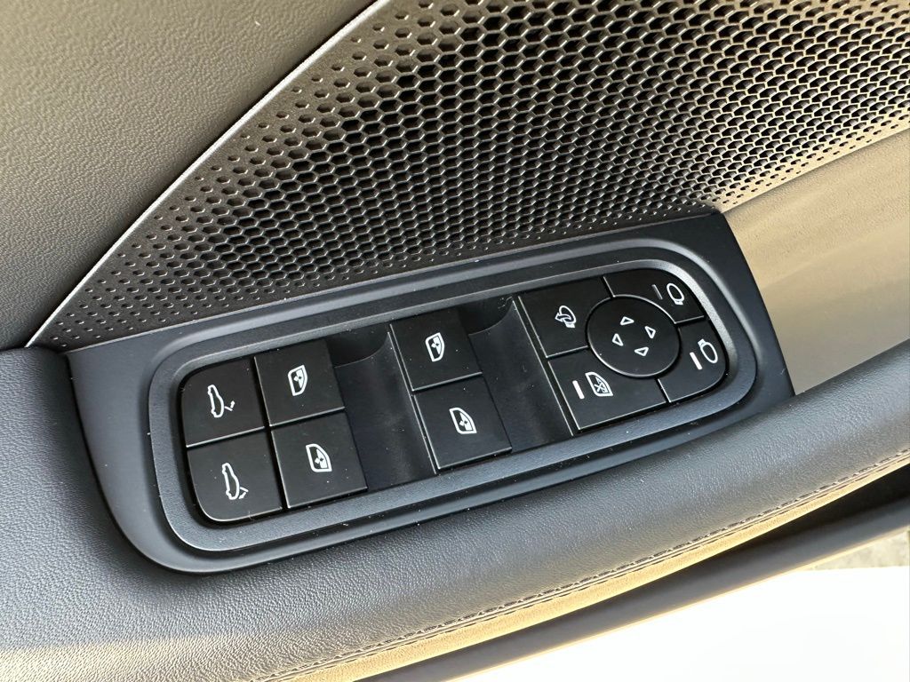 صورة مصغرة 20 لـ 2026 Porsche PANAMERA 4