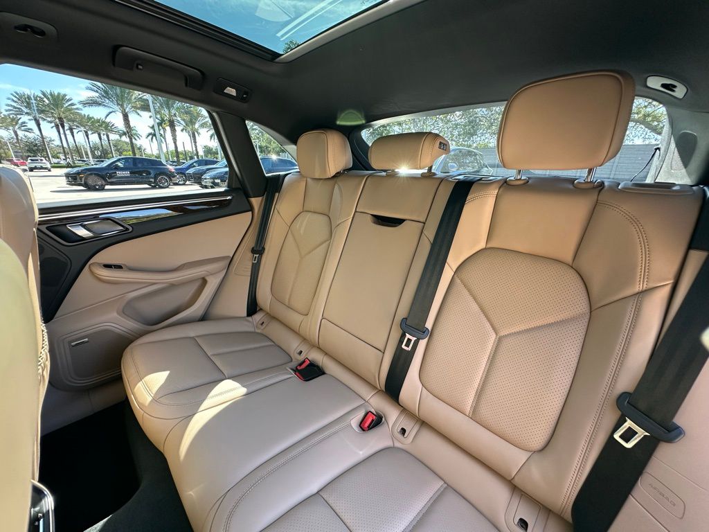 صورة مصغرة 35 لـ 2026 Porsche MACAN T
