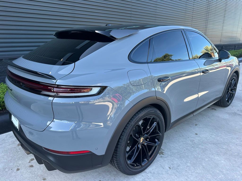 صورة 8 لـ 2024 Porsche CAYENNE TURBO GT