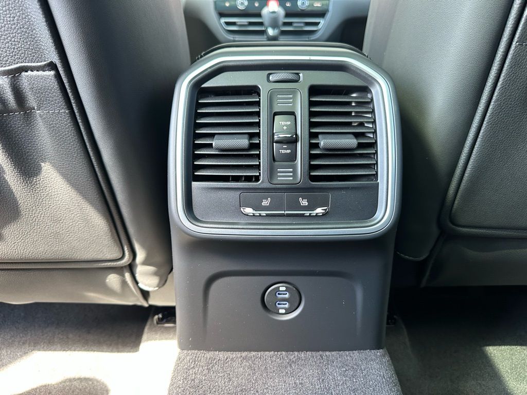 2026 Porsche MACAN — миниатюра 38