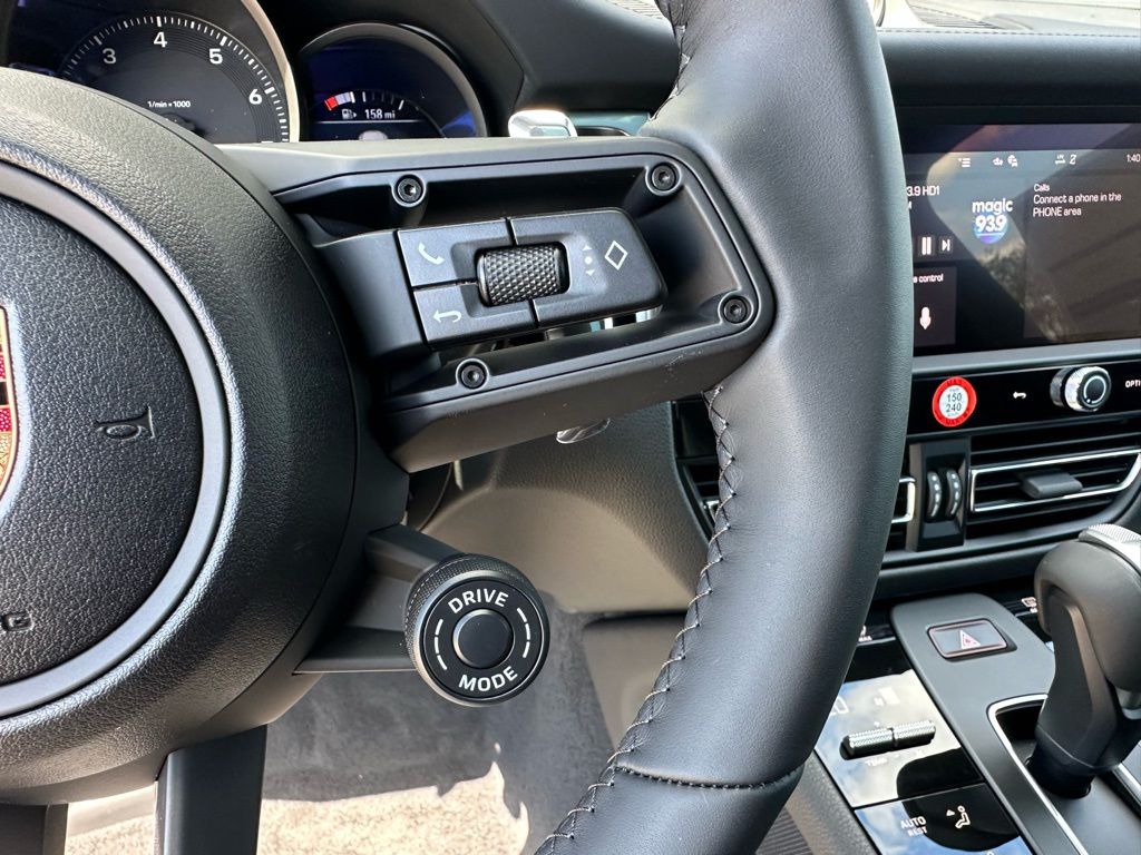 2026 Porsche MACAN — миниатюра 17