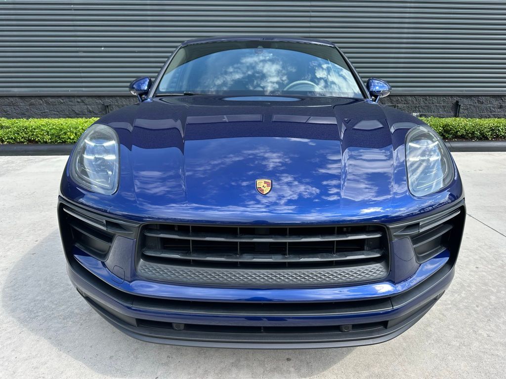 2022 Porsche MACAN BASE — фото 8