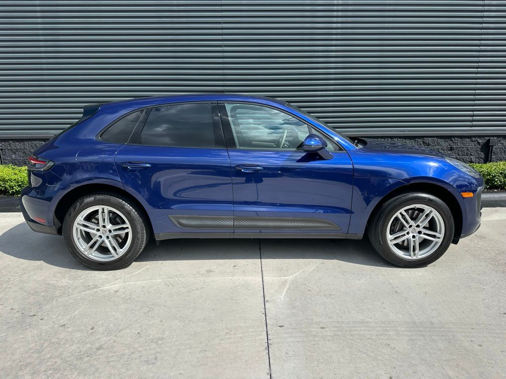 2022 Porsche MACAN BASE — фото 10