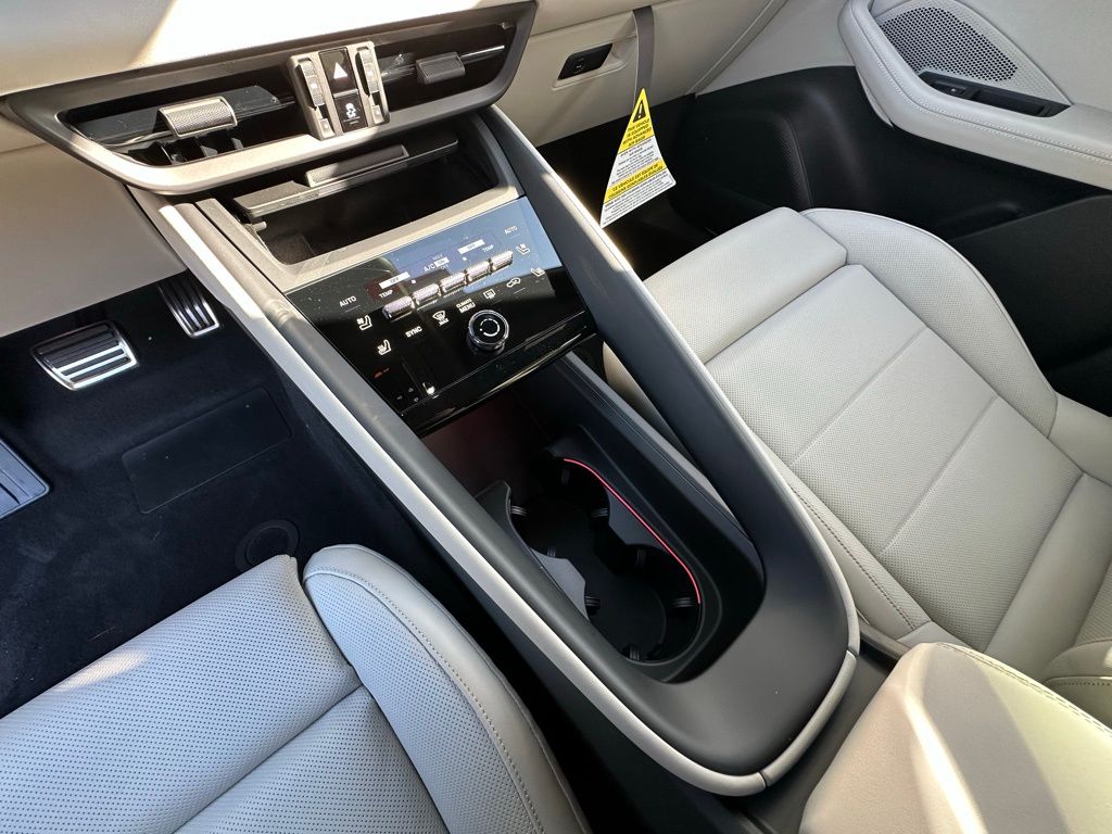 2026 Porsche MACAN TURBO 缩略图 28