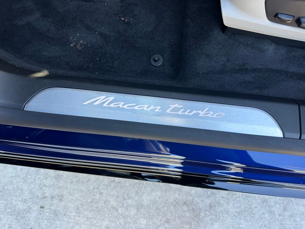 2026 Porsche MACAN TURBO 缩略图 23