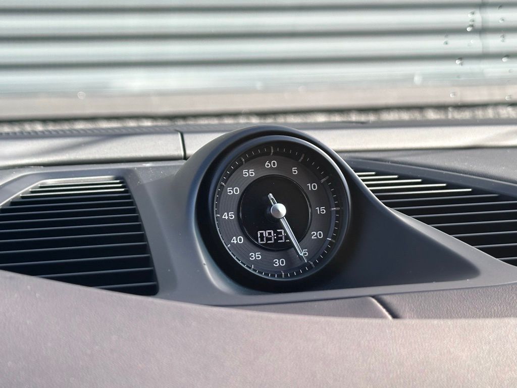 2026 Porsche MACAN TURBO 缩略图 32