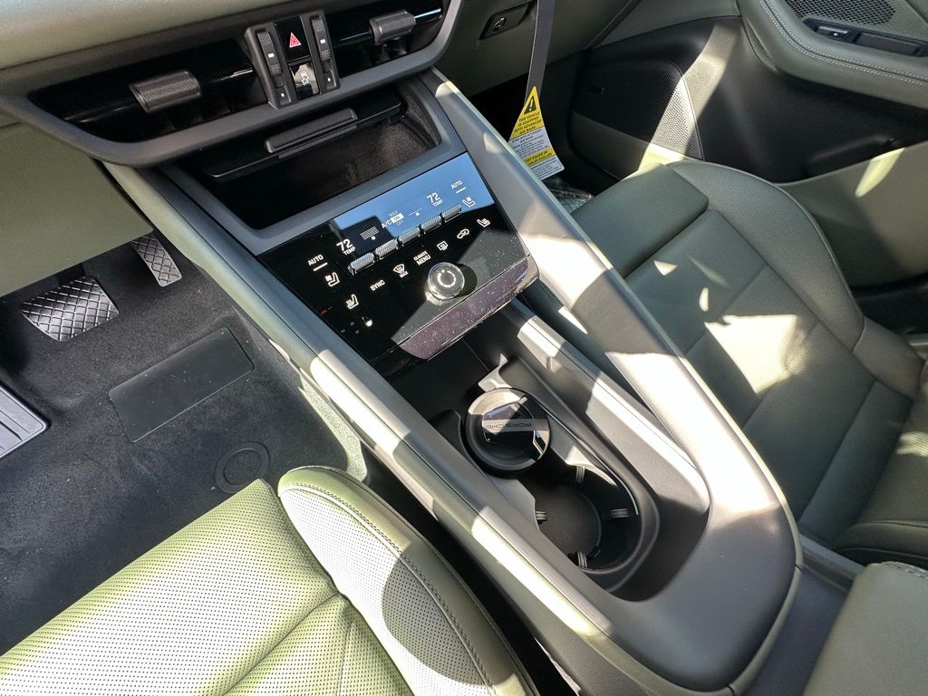 صورة مصغرة 29 لـ 2026 Porsche MACAN 4