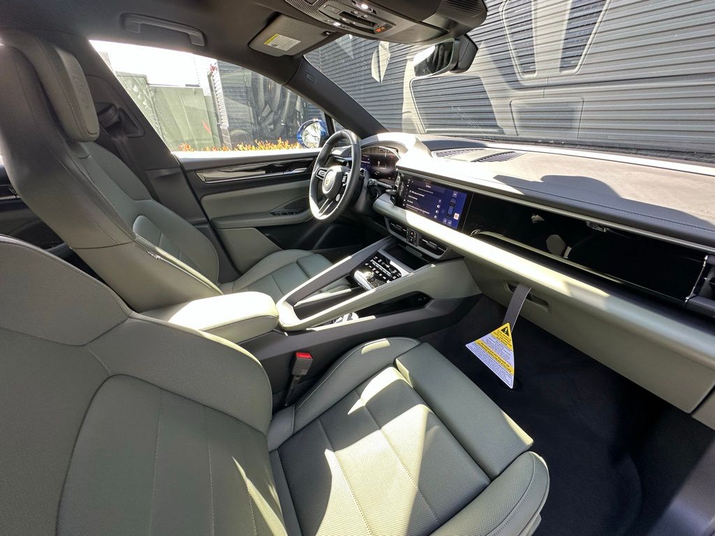صورة مصغرة 40 لـ 2026 Porsche MACAN 4