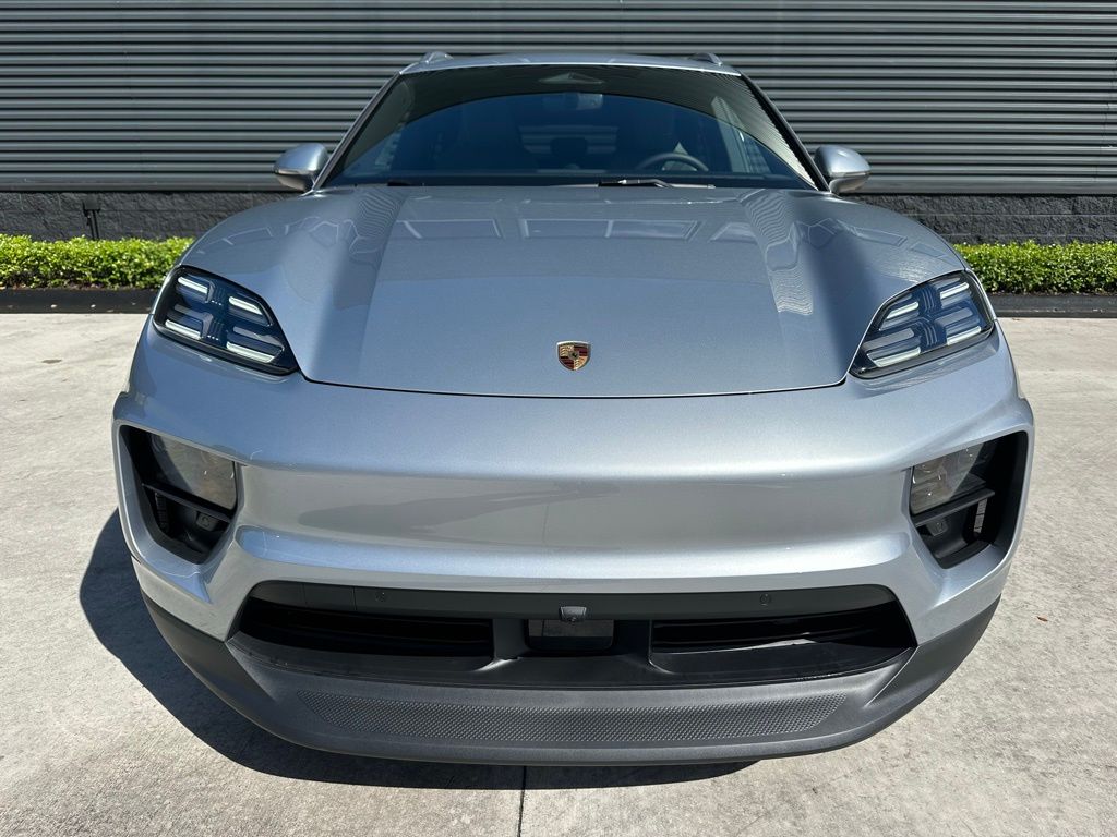 صورة 8 لـ 2026 Porsche MACAN BASE