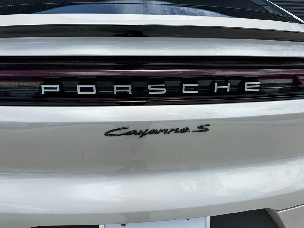 صورة مصغرة 14 لـ 2026 Porsche CAYENNE S COUPE AWD