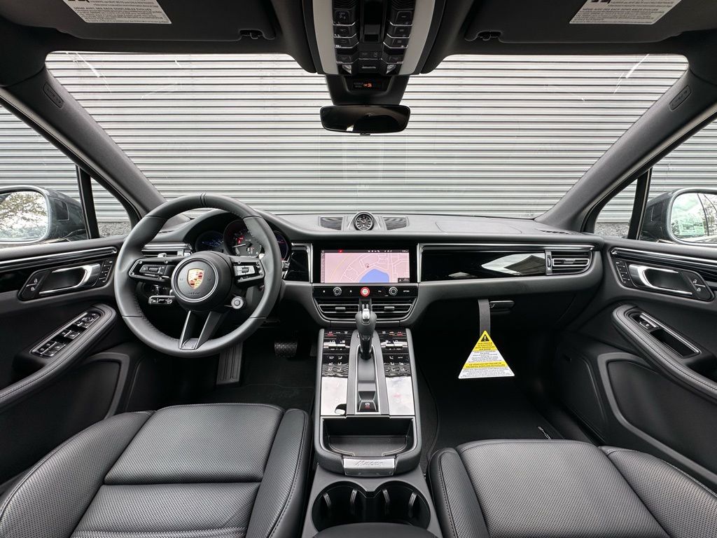 2026 Porsche MACAN T photo 6