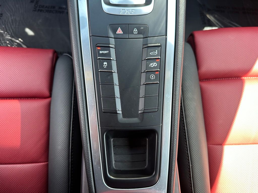 صورة مصغرة 27 لـ 2022 Porsche 718 CAYMAN S