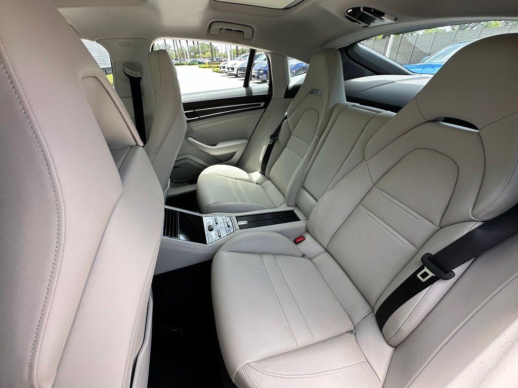صورة مصغرة 39 لـ 2023 Porsche PANAMERA