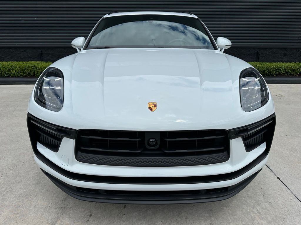 صورة 8 لـ 2026 Porsche MACAN S