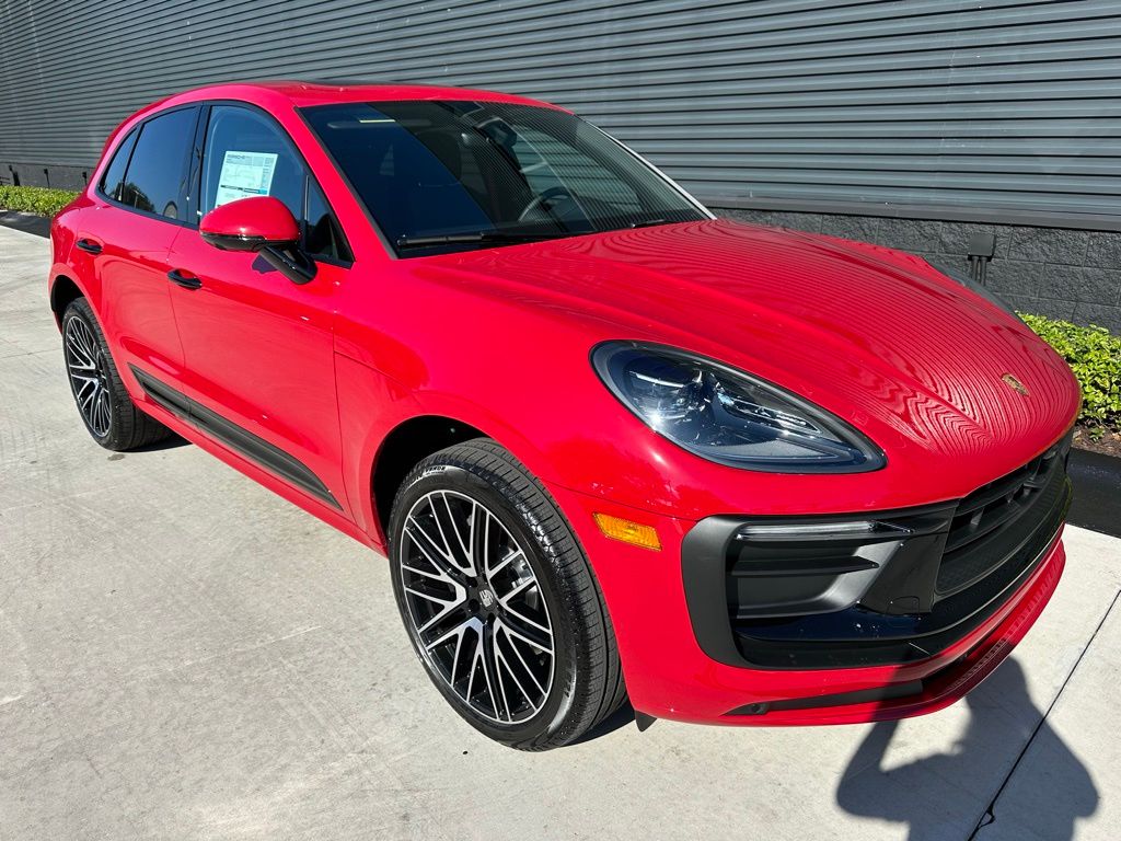 2026 Porsche MACAN T thumbnail 11