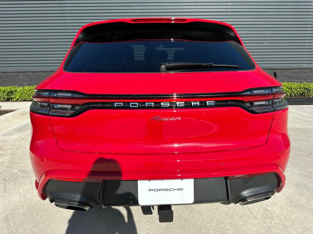 2026 Porsche MACAN T thumbnail 12