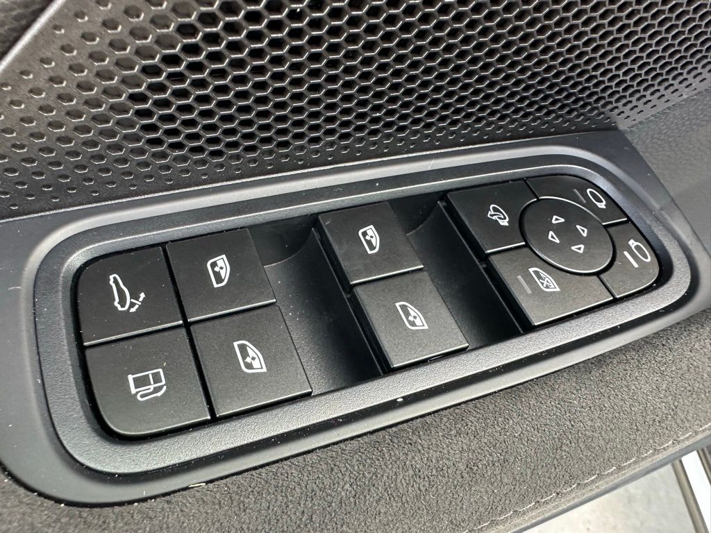 2025 Porsche PANAMERA 4 thumbnail 15