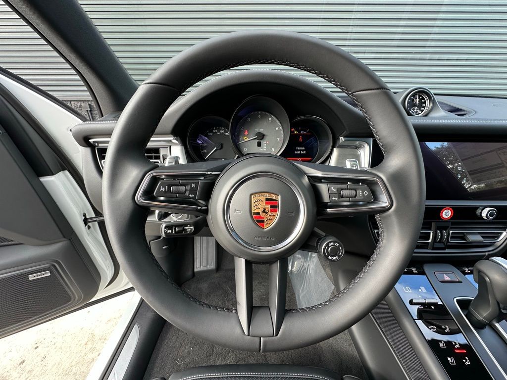 2026 Porsche MACAN S — миниатюра 17