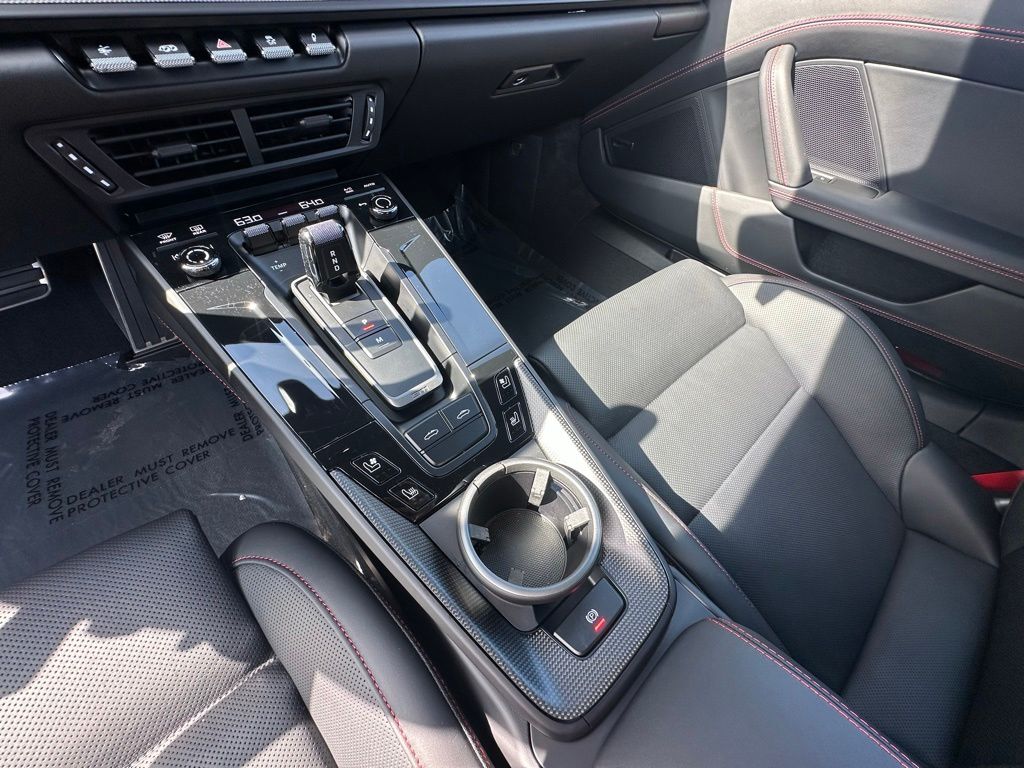 2025 Porsche 911 TARGA 4 GTS 缩略图 31