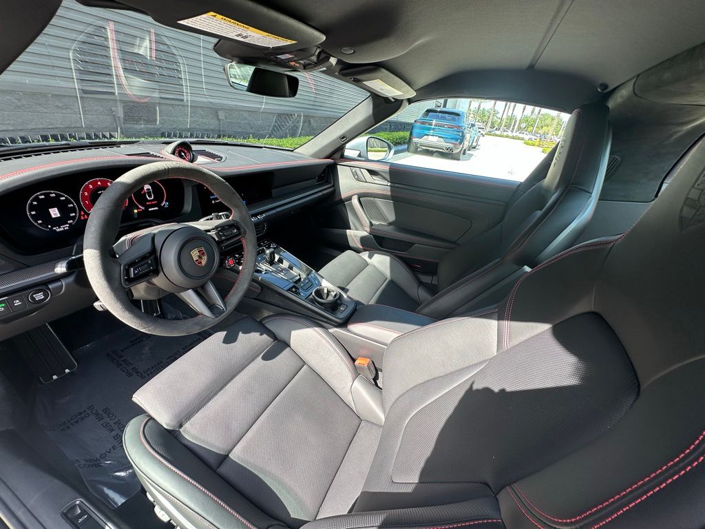 2025 Porsche 911 TARGA 4 GTS 缩略图 4