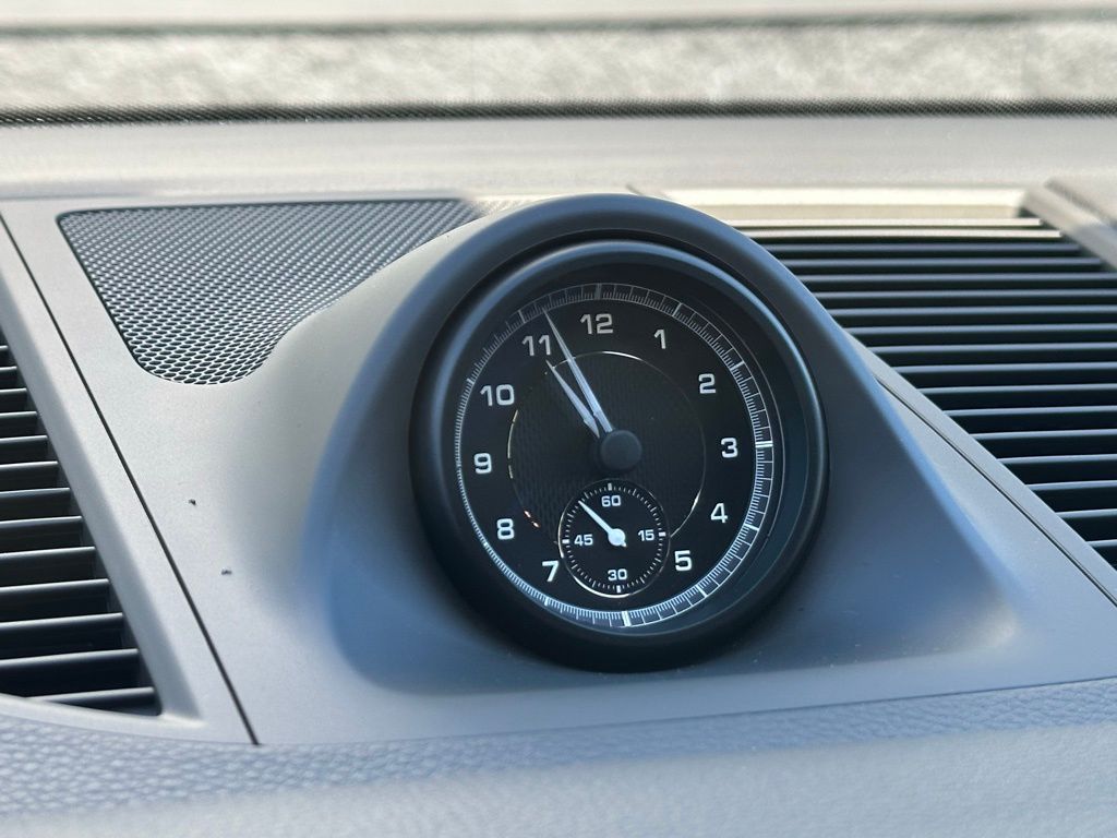 2026 Porsche MACAN — миниатюра 34