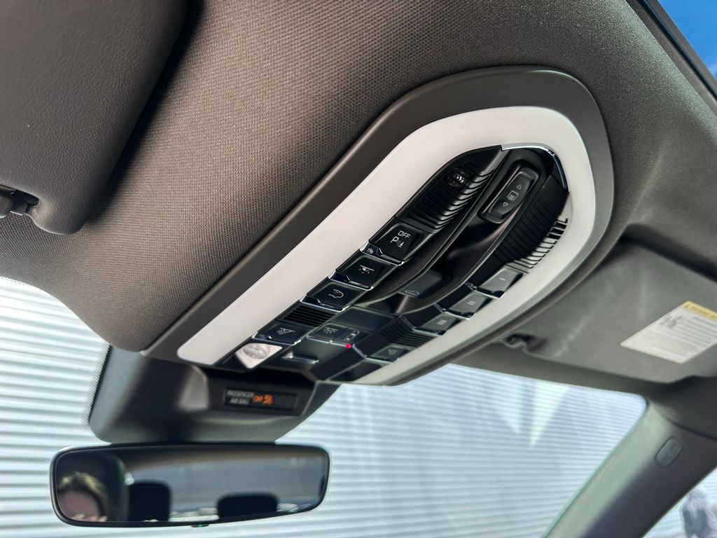 2026 Porsche MACAN — миниатюра 36