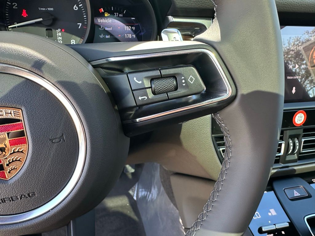 2026 Porsche MACAN — миниатюра 17
