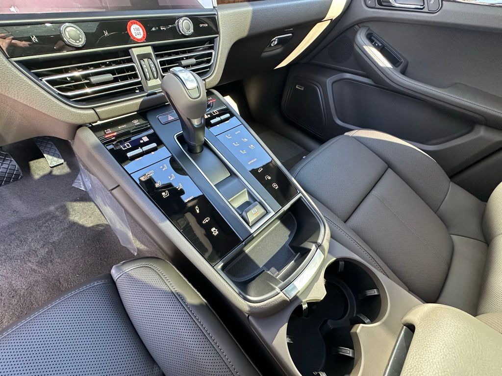 2026 Porsche MACAN — миниатюра 30