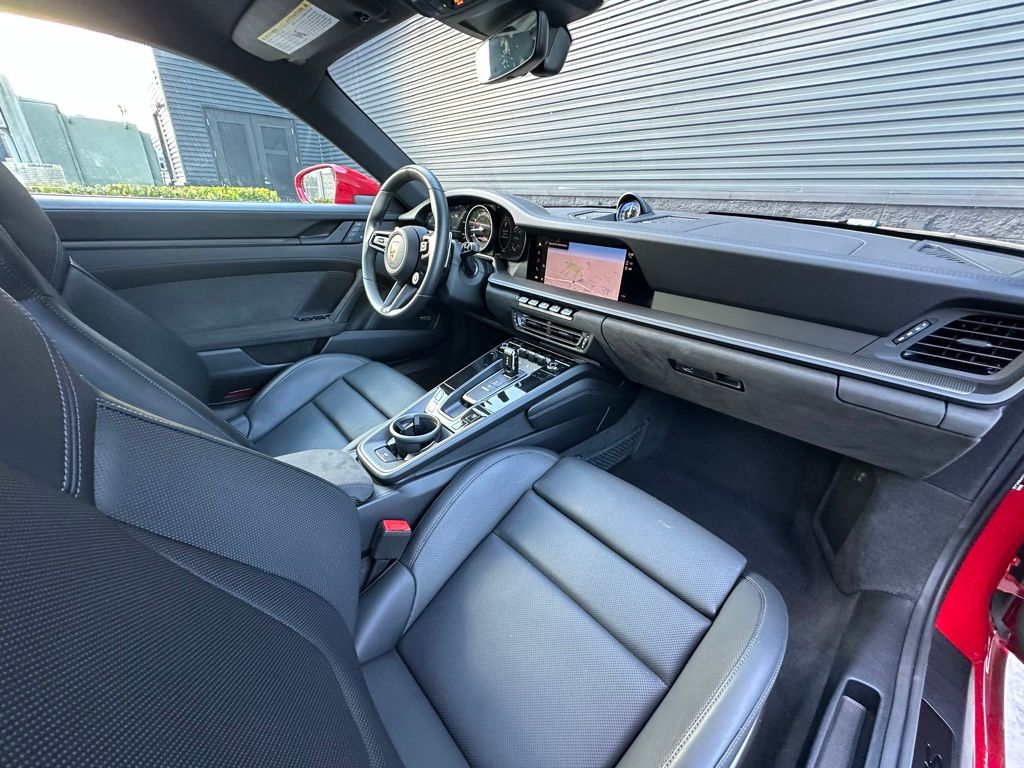 صورة مصغرة 34 لـ 2024 Porsche 911 CARRERA GTS