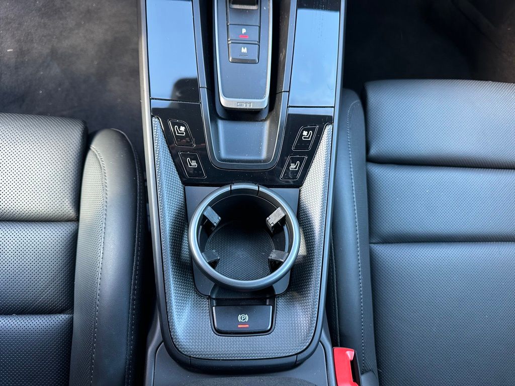 صورة مصغرة 24 لـ 2024 Porsche 911 CARRERA GTS