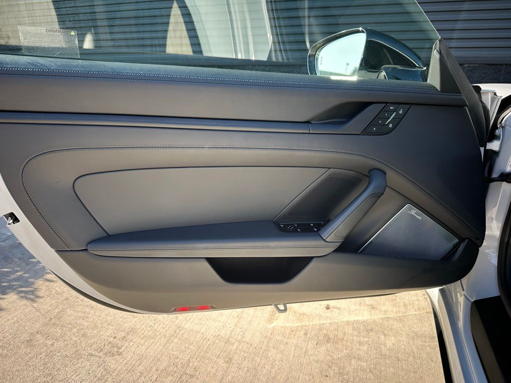 صورة مصغرة 19 لـ 2025 Porsche 911 CARRERA GTS