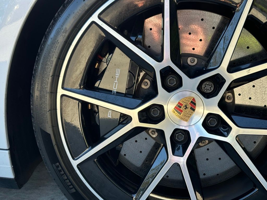 صورة مصغرة 15 لـ 2025 Porsche 911 CARRERA GTS