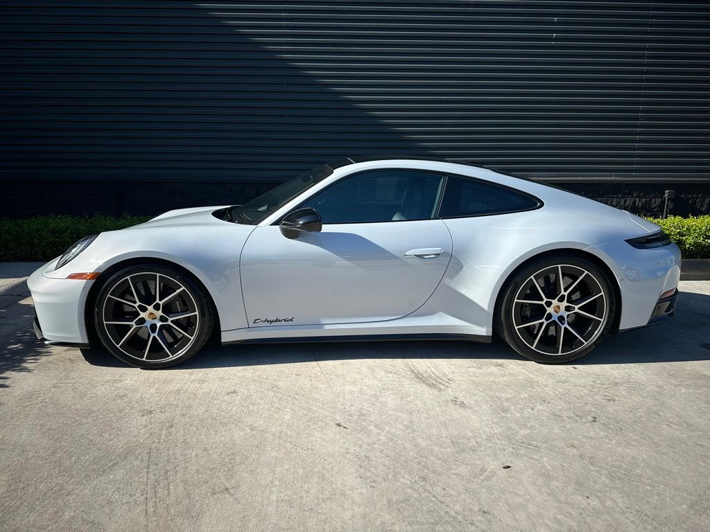 2025 Porsche 911 CARRERA GTS 照片 2