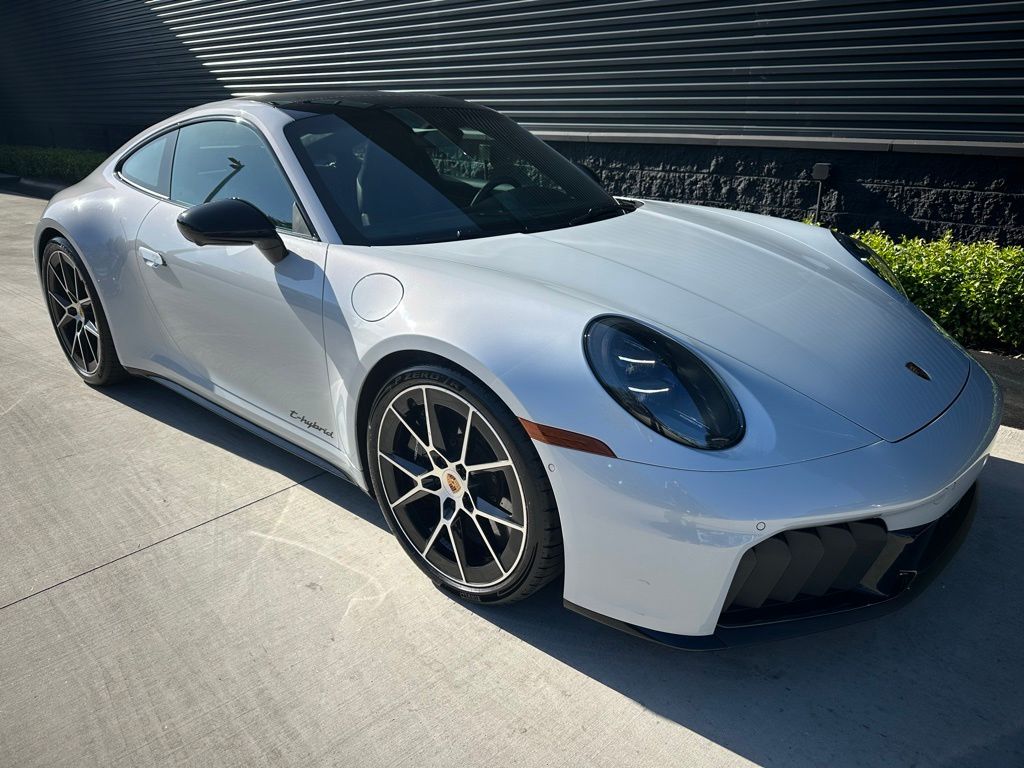 صورة مصغرة 11 لـ 2025 Porsche 911 CARRERA GTS