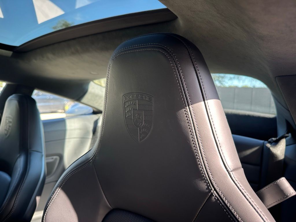 صورة مصغرة 24 لـ 2025 Porsche 911 CARRERA GTS