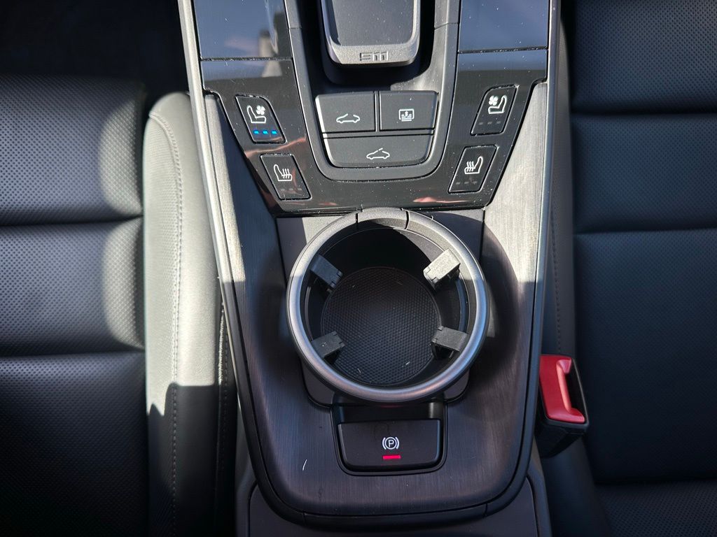 صورة مصغرة 28 لـ 2025 Porsche 911 CARRERA GTS