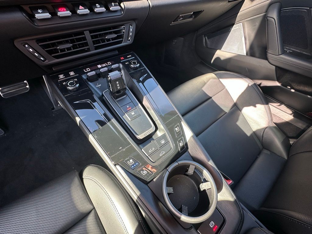 صورة مصغرة 30 لـ 2025 Porsche 911 CARRERA GTS