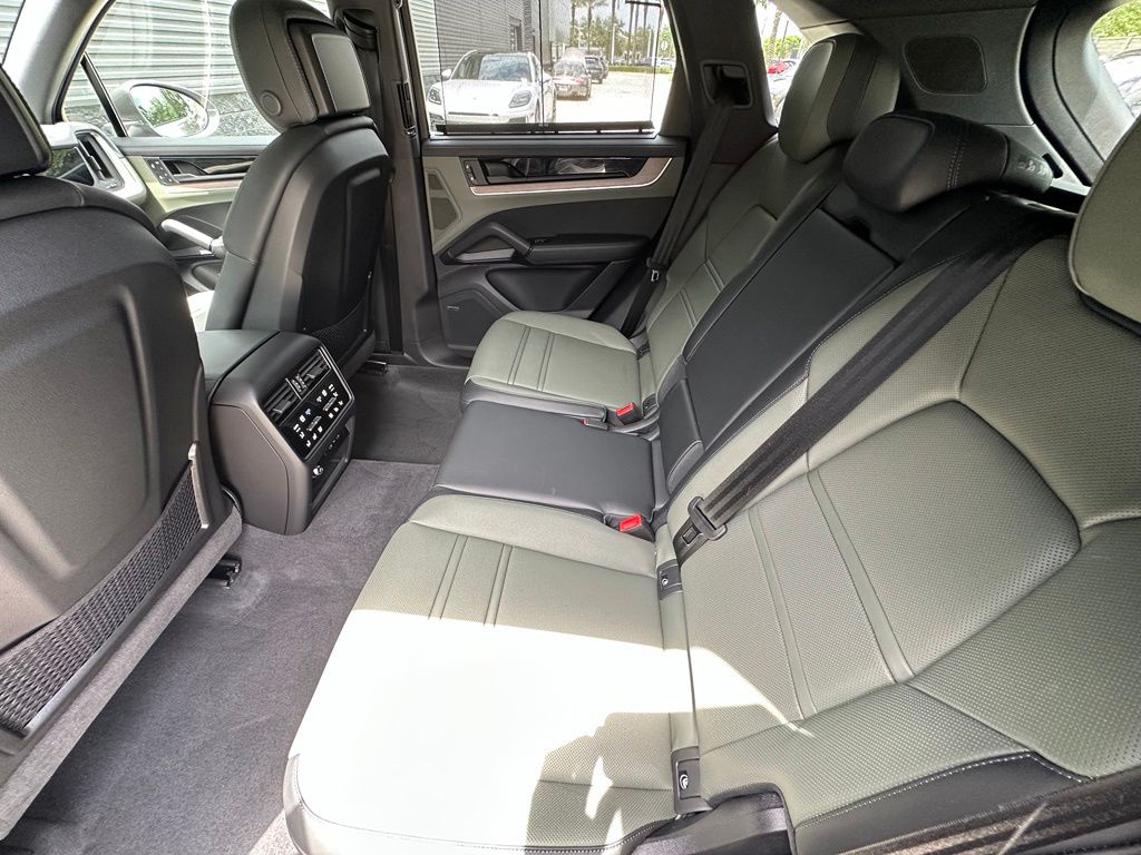 2026 Porsche CAYENNE S — миниатюра 41