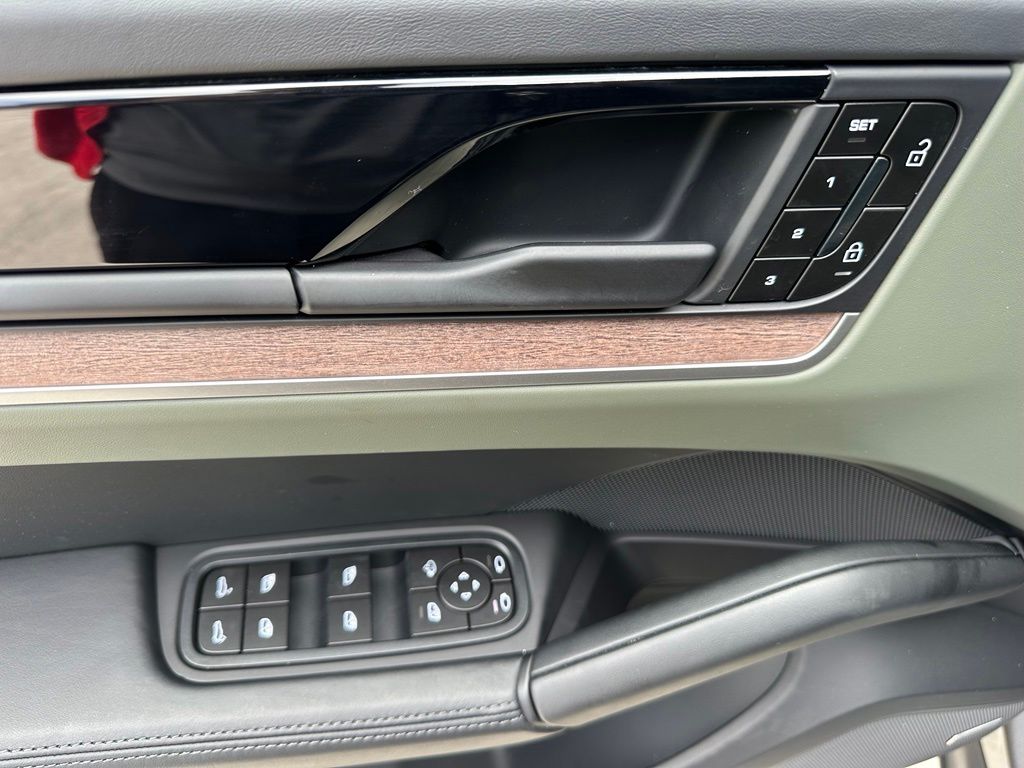 2026 Porsche CAYENNE S — миниатюра 18