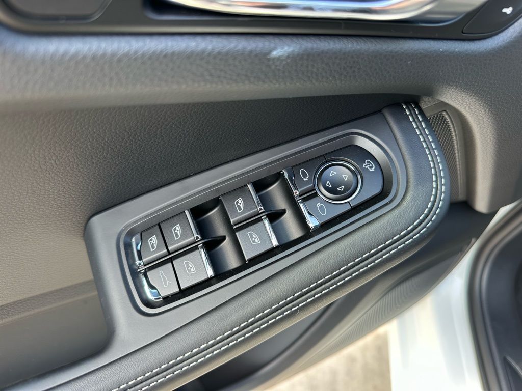 2026 Porsche MACAN 缩略图 21