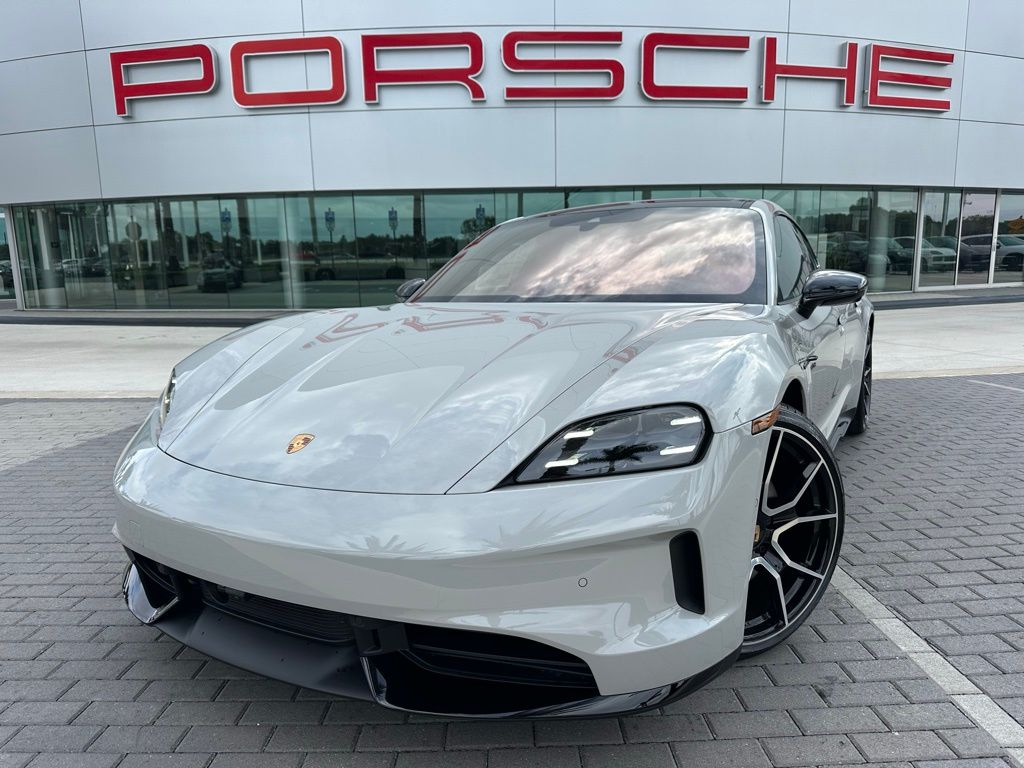 صورة 1 لـ 2026 Porsche TAYCAN BASE